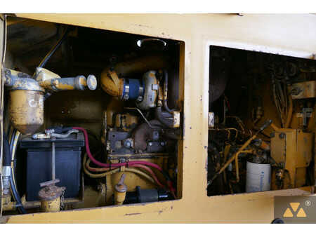Osztályosok 1987 Caterpillar 130G (22)