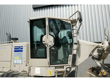 Grejdry 2013 Komatsu GD555-5 Ex-army (13)