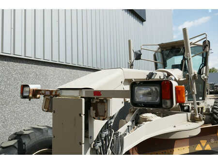 Grejdry 2013 Komatsu GD555-5 Ex-army (23)