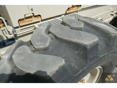 Grejdry 2013 Komatsu GD555-5 Ex-army (28)