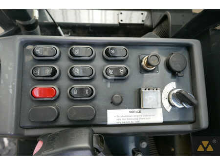 Grejdry 2013 Komatsu GD555-5 Ex-army (35)