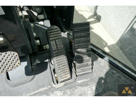 Grejdry 2013 Komatsu GD555-5 Ex-army (36)