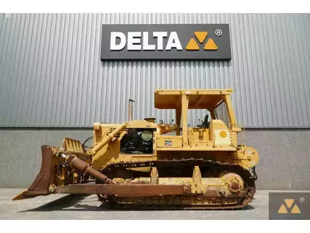 Buldożery 2009 Caterpillar D7F Ex-army (1)