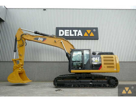 Beltegraver 2016 Caterpillar 330FL (1)