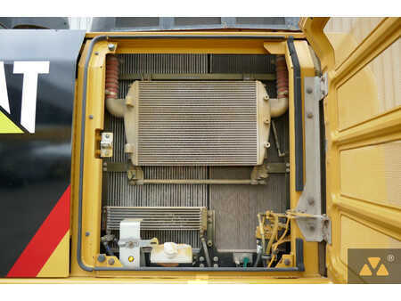 Rupsgraafmachines 2016 Caterpillar 330FL (19)