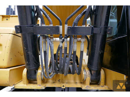 Rupsgraafmachines 2016 Caterpillar 330FL (22)