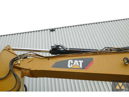 Rupsgraafmachines 2016 Caterpillar 330FL (24)