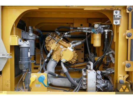 Rupsgraafmachines 2016 Caterpillar 330FL (18)
