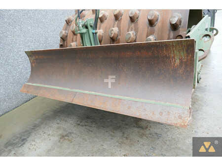 Egyhengeres henger 2002 Caterpillar CS563D Ex-army (12)