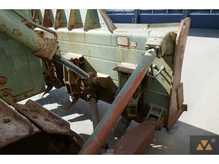 Bulldozer 1990 Caterpillar D7F Ex-army (13)