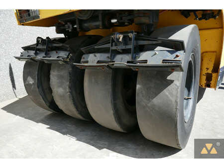 Válce s gumovými koly 2012 BOMAG BW25RH (12)