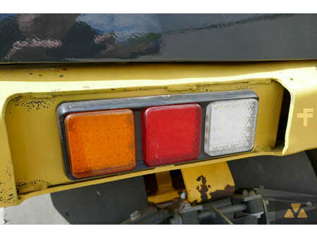 Válce s gumovými koly 2012 BOMAG BW25RH (23)