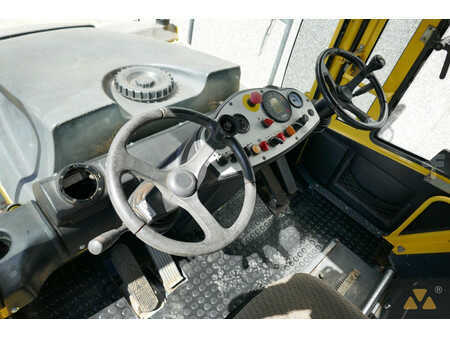Válce s gumovými koly 2012 BOMAG BW25RH (24)