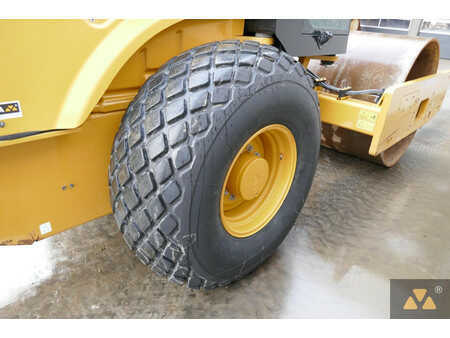 Single drum compactors 2019 Caterpillar CS66B (15)