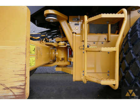 Single drum compactors 2019 Caterpillar CS66B (19)