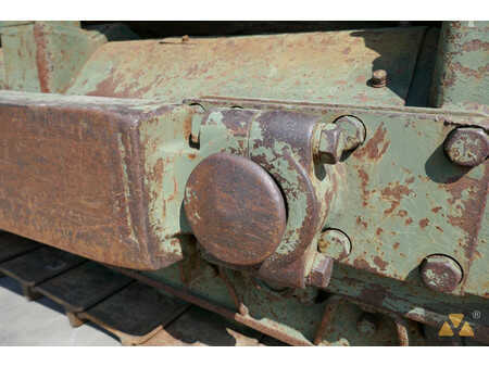 Bulldozer 1990 Caterpillar D7F Ex-army (33)