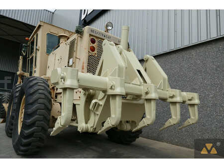 Osztályosok 2007 Caterpillar 130G Ex-army (6)