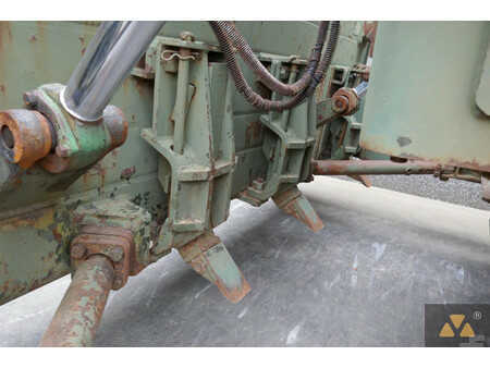 Bulldozer 1992 Caterpillar D7F Ex-army (17)