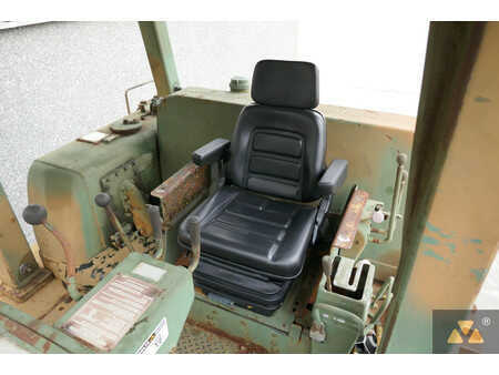 Bulldozer 1992 Caterpillar D7F Ex-army (7)