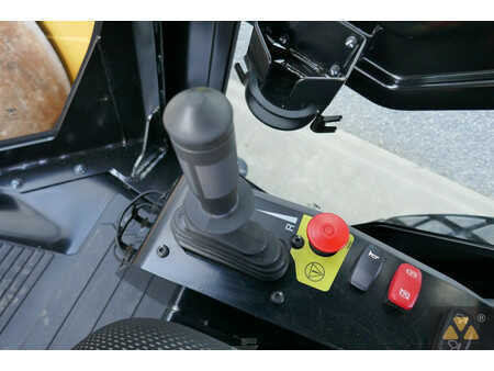 Single drum compactors 2023 Caterpillar CS10GC (31)