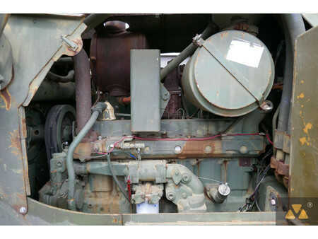 Bulldózerek 1996 Caterpillar D7F Ex-army (24)
