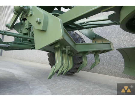 Livellatrici 2008 Caterpillar 130G Ex-army (11)