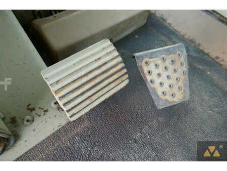 Livellatrici 2008 Caterpillar 130G Ex-army (36)