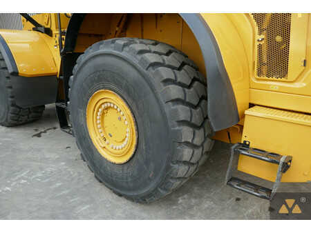 Kolové nakladače 2021 Caterpillar 980M (21)