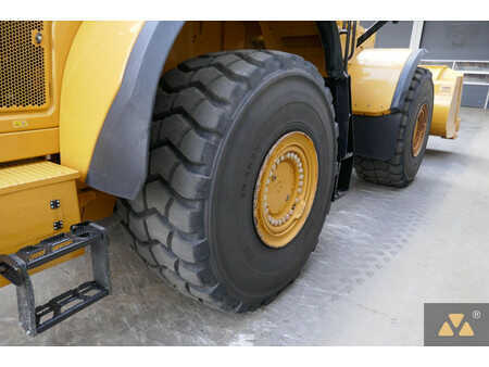 Kolové nakladače 2021 Caterpillar 980M (22)