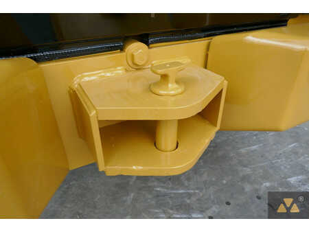 Kolové nakladače 2021 Caterpillar 980M (32)