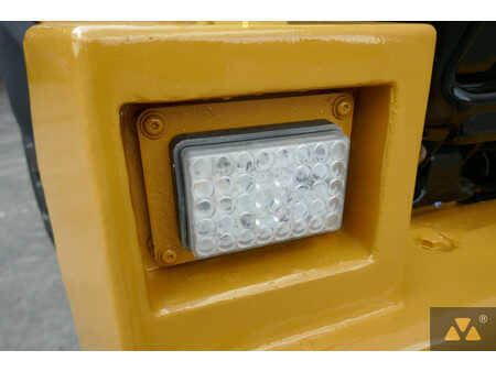 Kolové nakladače 2021 Caterpillar 980M (33)