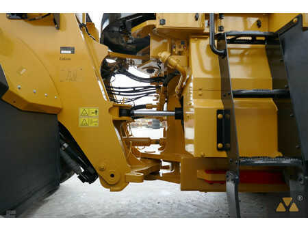 Kolové nakladače 2021 Caterpillar 980M (34)