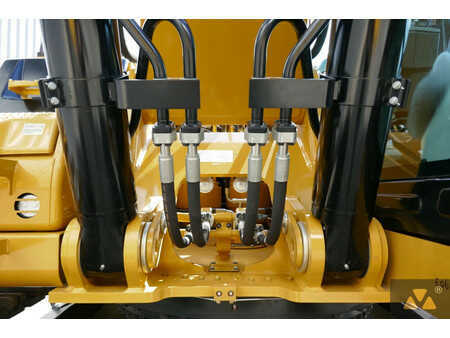 Beltegraver 2023 Caterpillar 352 (23)