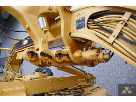 Grader 2002 Caterpillar 140H Ex-army (12)