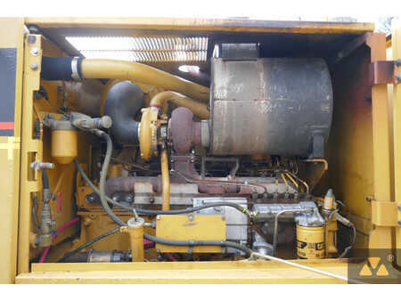 Grader 2002 Caterpillar 140H Ex-army (18)