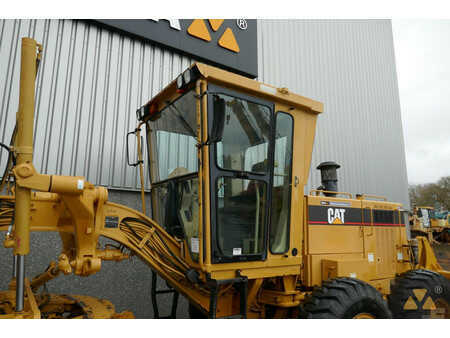 Grader 2002 Caterpillar 140H Ex-army (19)