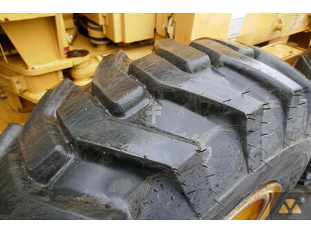 Grader 2002 Caterpillar 140H Ex-army (21)