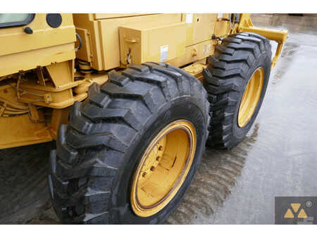 Grader 2002 Caterpillar 140H Ex-army (22)