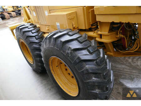 Grader 2002 Caterpillar 140H Ex-army (23)