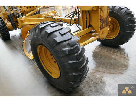 Grader 2002 Caterpillar 140H Ex-army (25)