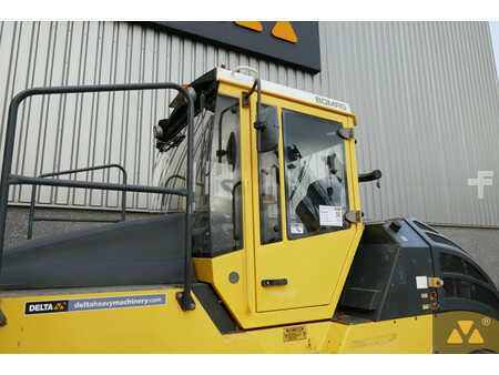 Válce s gumovými koly 2010 BOMAG BW25RH (12)
