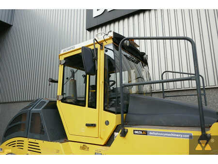 Válce s gumovými koly 2010 BOMAG BW25RH (13)
