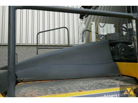 Válce s gumovými koly 2010 BOMAG BW25RH (23)