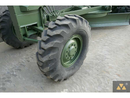 Grader 2002 Caterpillar 140G Ex-army (21)