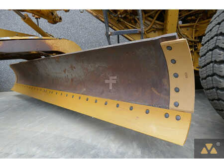 Grader 2000 Caterpillar 140H (11)