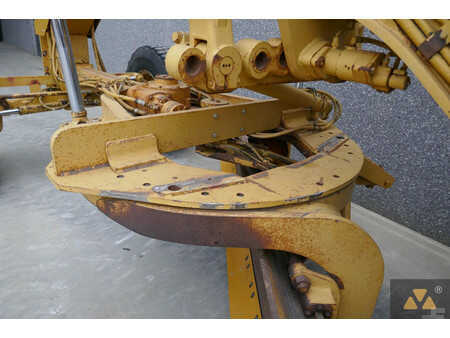 Grader 2000 Caterpillar 140H (13)