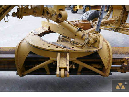 Grader 2000 Caterpillar 140H (16)