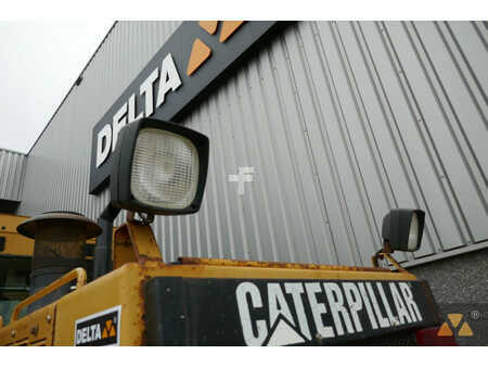 Grader 2000 Caterpillar 140H (23)