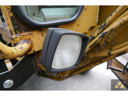 Grader 2000 Caterpillar 140H (24)