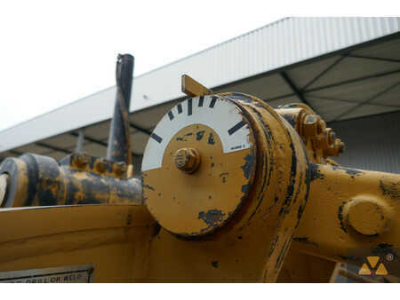 Grader 2000 Caterpillar 140H (25)
